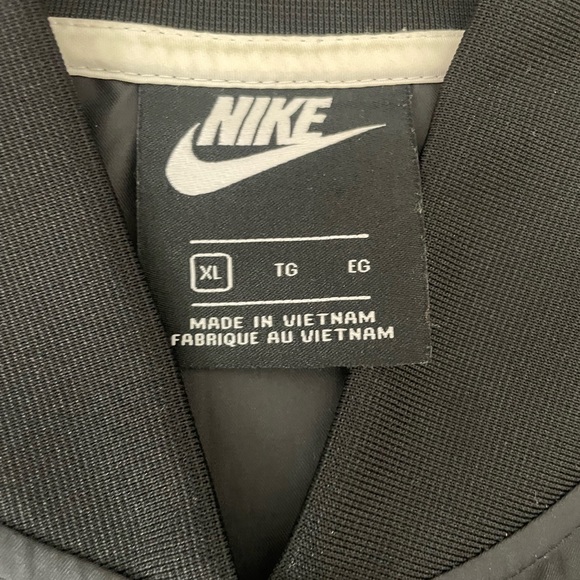 Nike Jacket - Picture 4 of 4